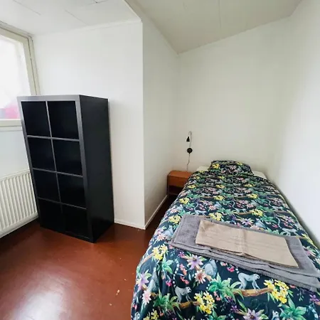 アパート 10 Single House Near Meyer