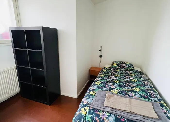 Huoneisto 10 Single House Near Meyer