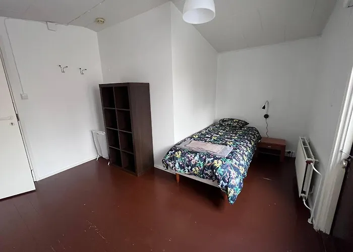 10 Single House Near Meyer Huoneisto *